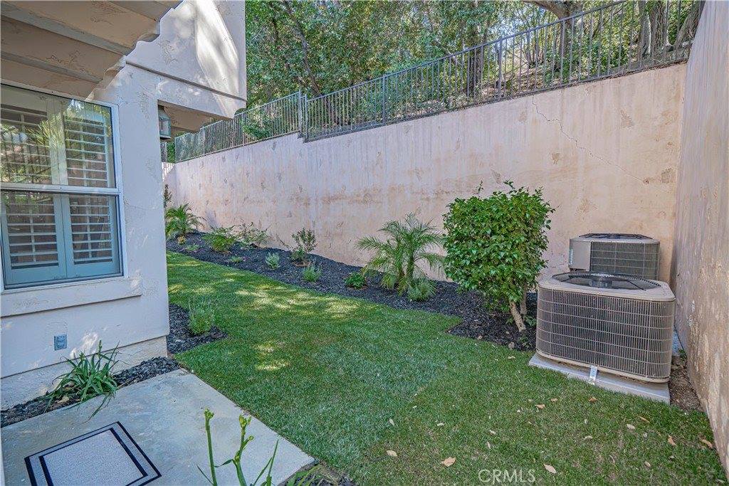 23678 White Oak Court, Newhall, CA 91321