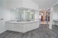 23678 White Oak Court, Newhall, CA 91321