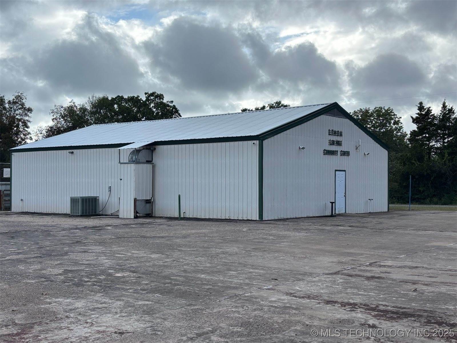 35708 South Fox Hill Road, Park Hill, OK 74451