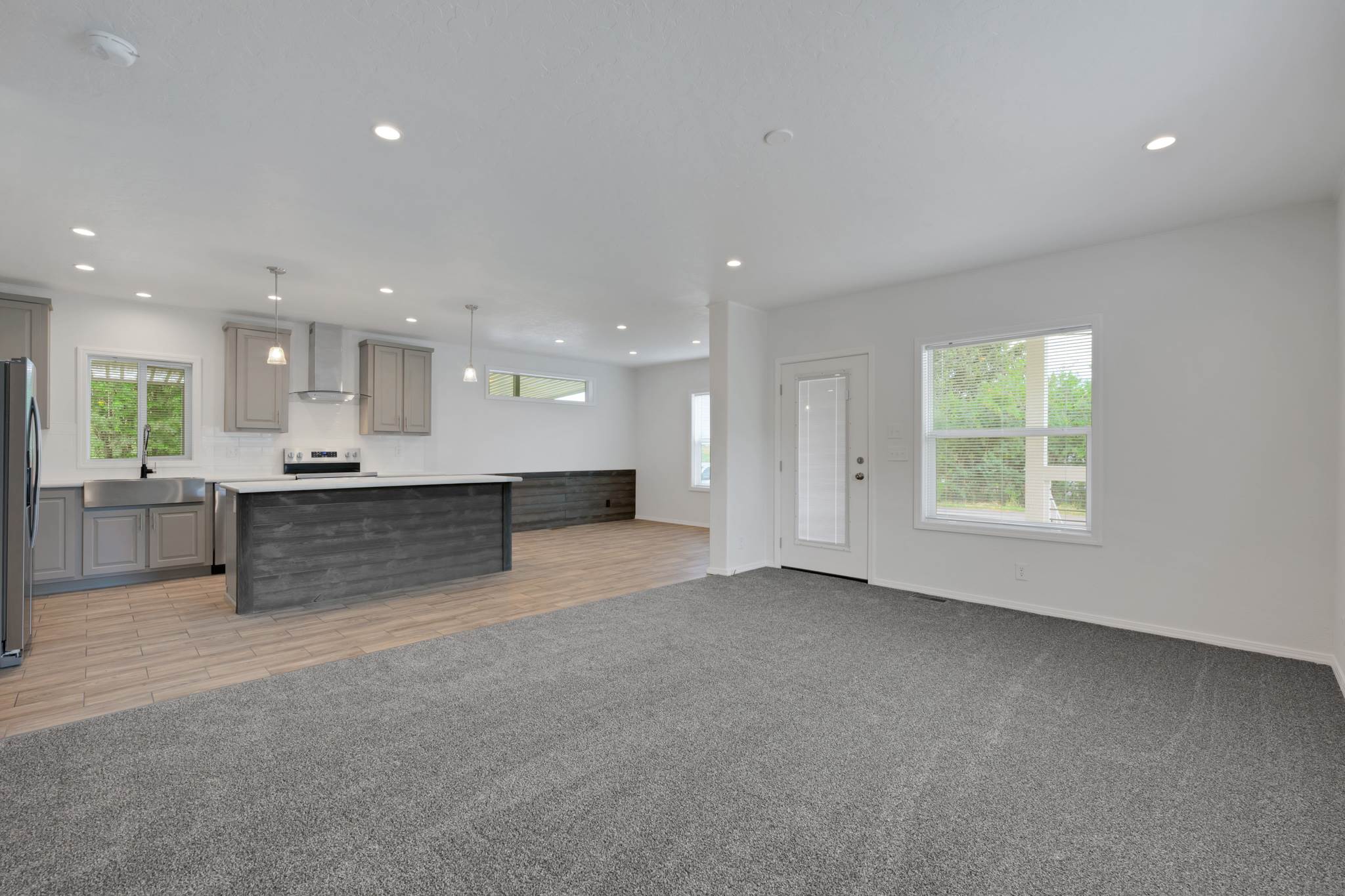 890 Hidden Valley Rd, Bozeman, MT 59718