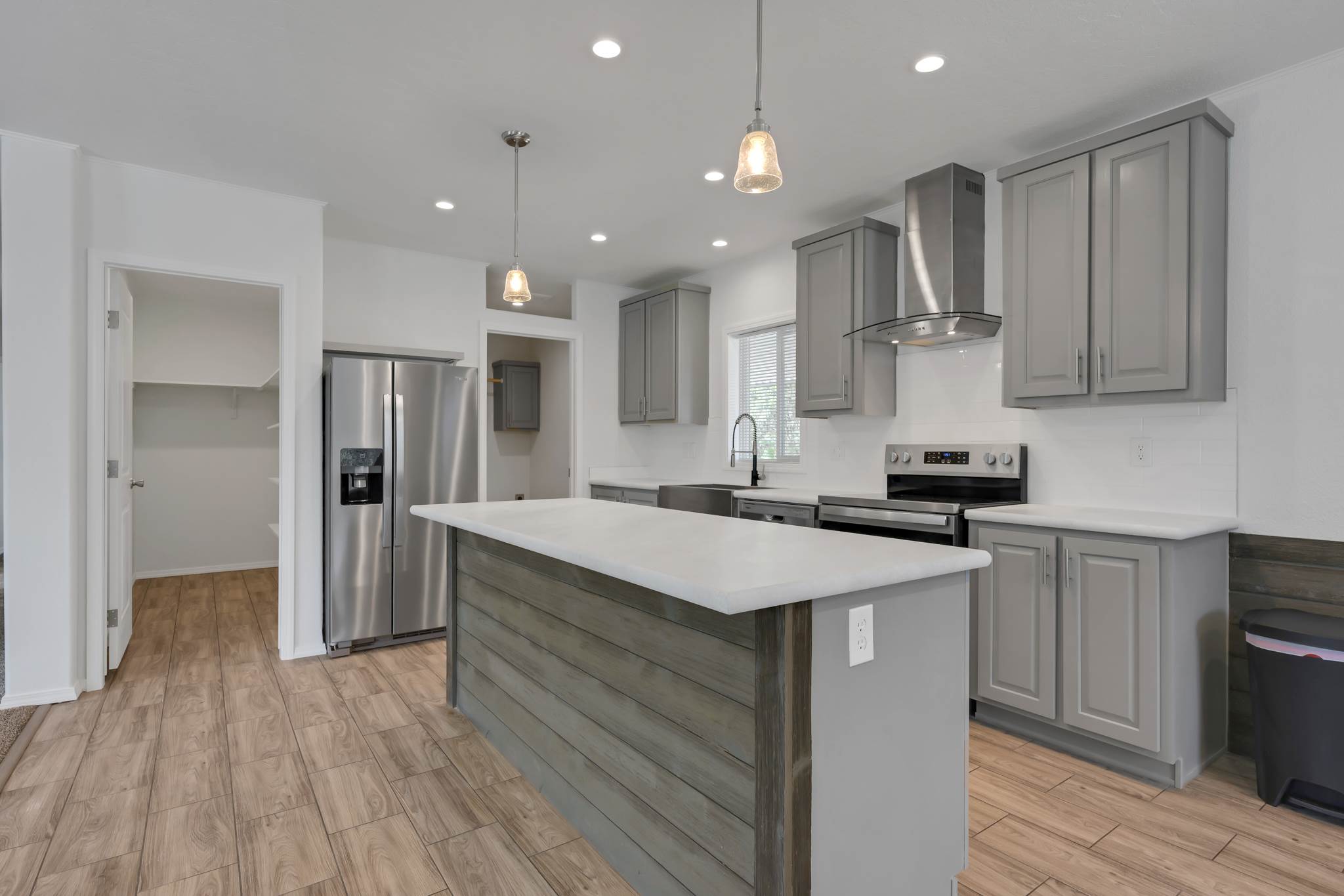 890 Hidden Valley Rd, Bozeman, MT 59718