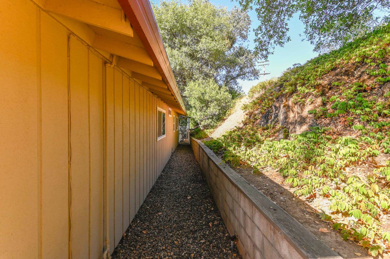 690 Amador, Angels Camp, CA 95222