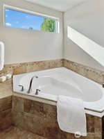 1533 Vineyard Avenue SE, Olympia, WA 98501