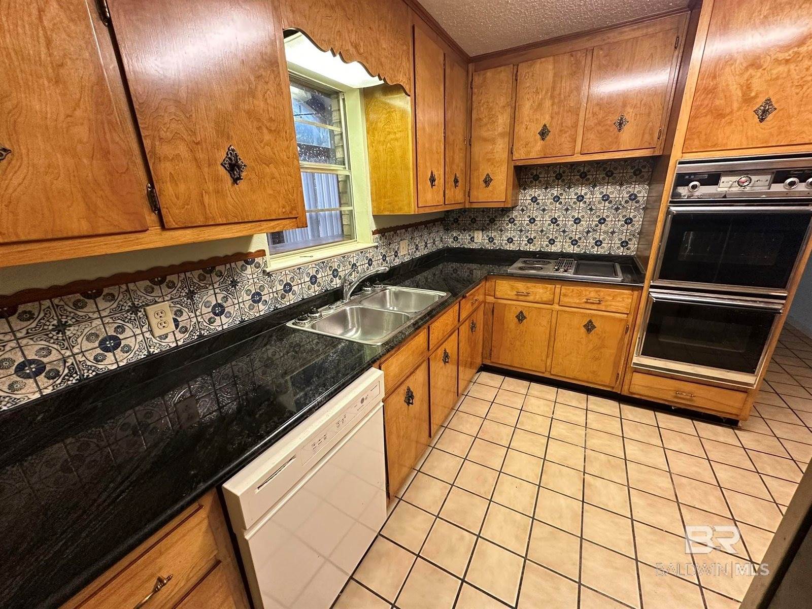 1424 Briarwood Drive, Gulf Shores, AL 36542