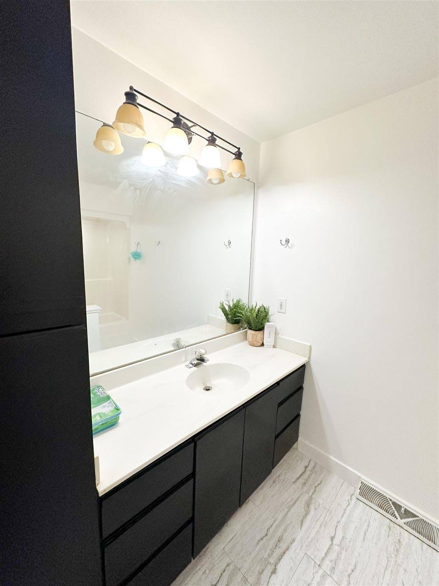 4502 West Westchester, West Milwaukee, WI 53214