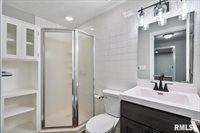 354 Country Club Court, Eldridge, IA 52748