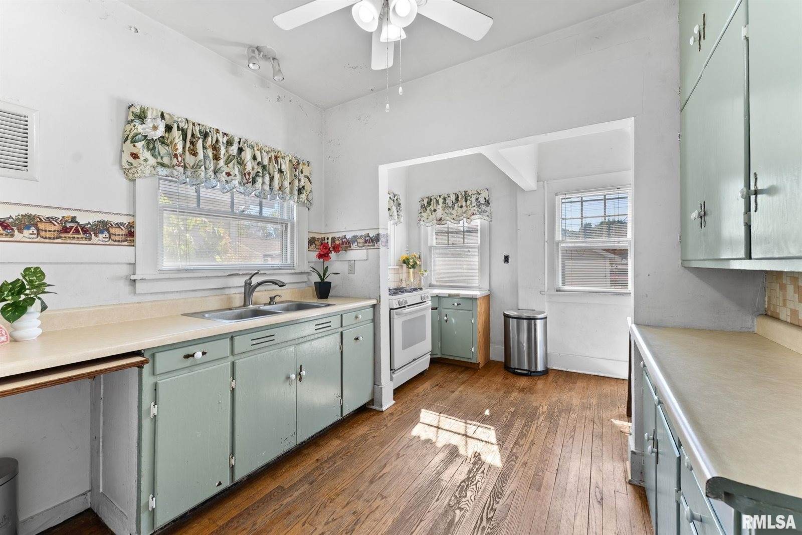 1131 East Central Park Avenue, Davenport, IA 52803