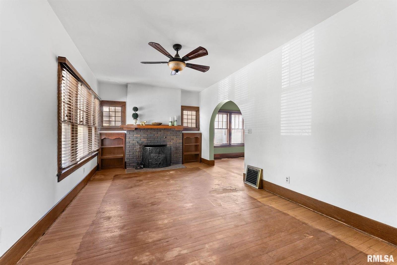 1131 East Central Park Avenue, Davenport, IA 52803