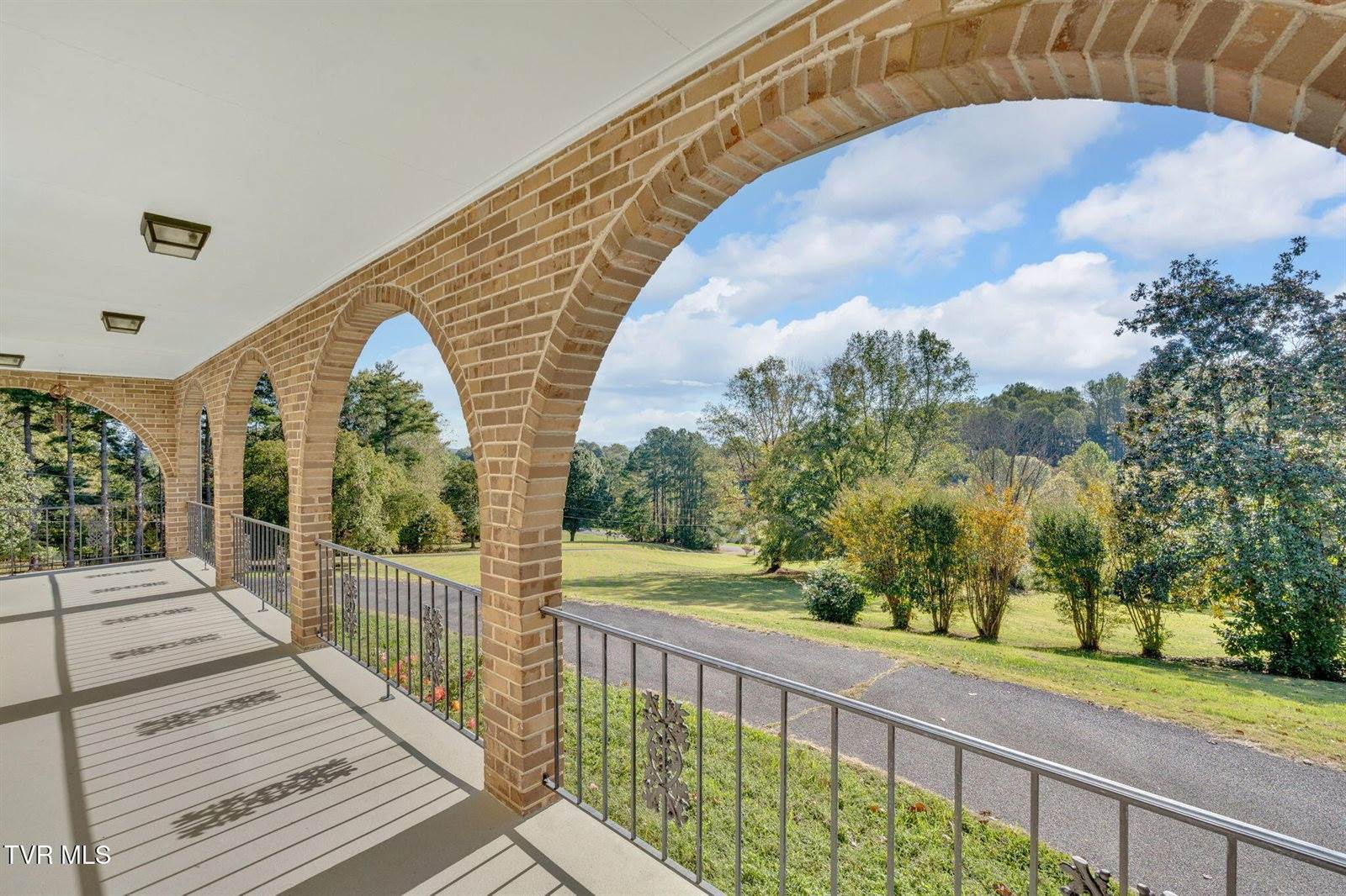 1080 Hidden Valley Road, Kingsport, TN 37663