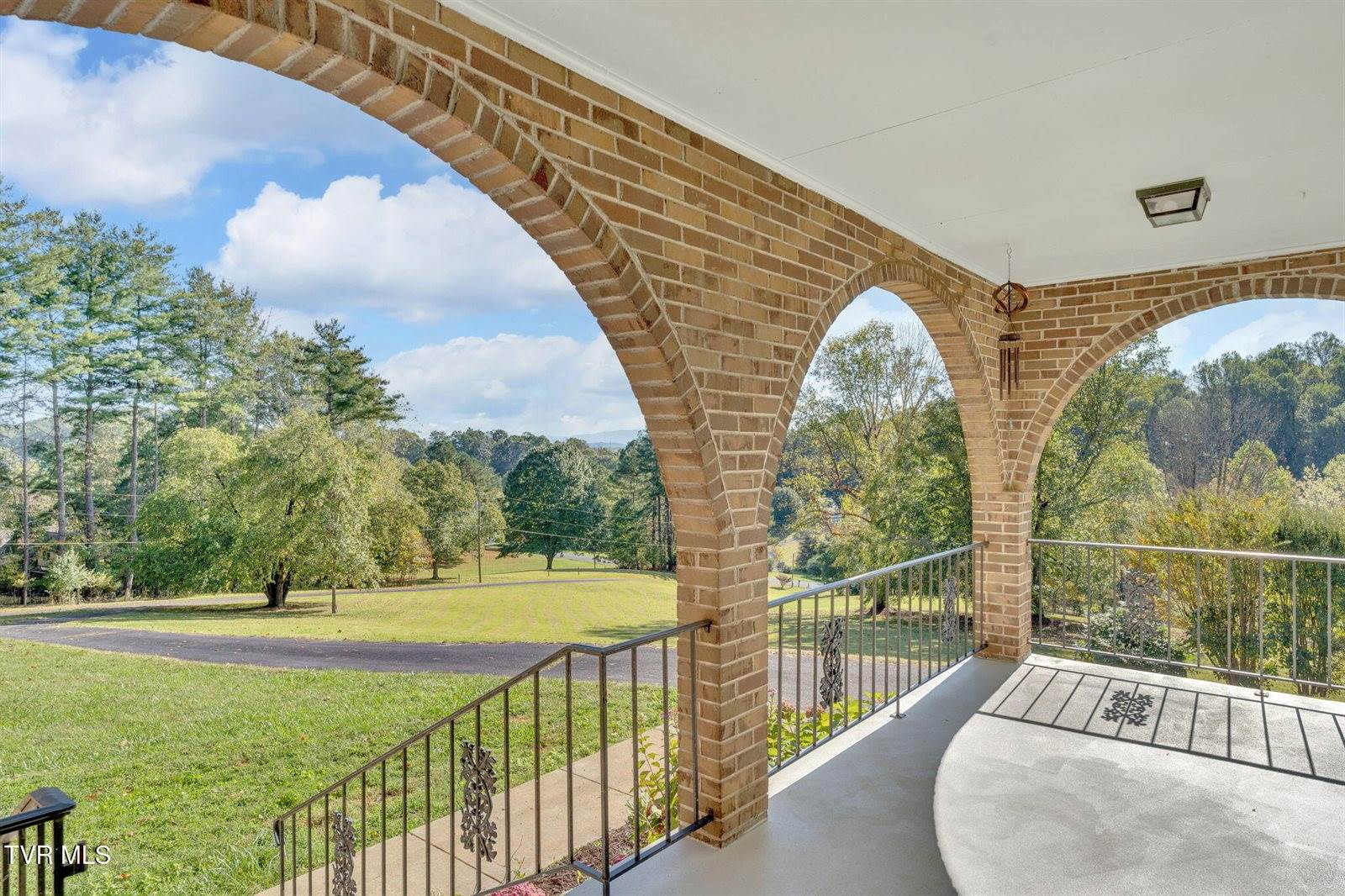 1080 Hidden Valley Road, Kingsport, TN 37663