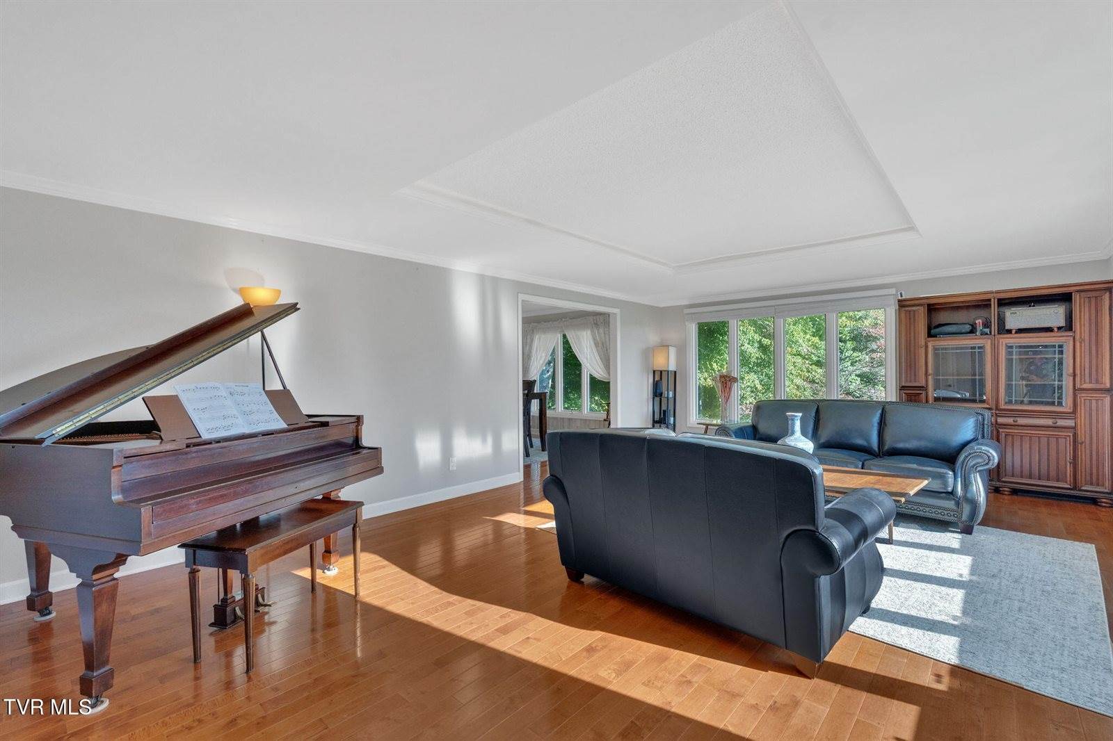 1080 Hidden Valley Road, Kingsport, TN 37663