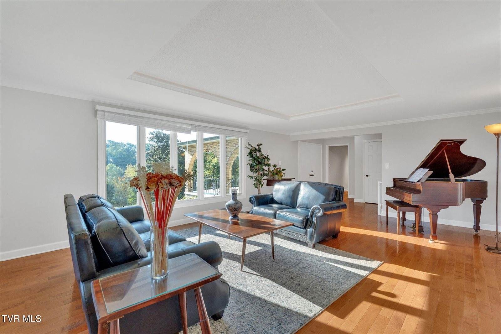 1080 Hidden Valley Road, Kingsport, TN 37663