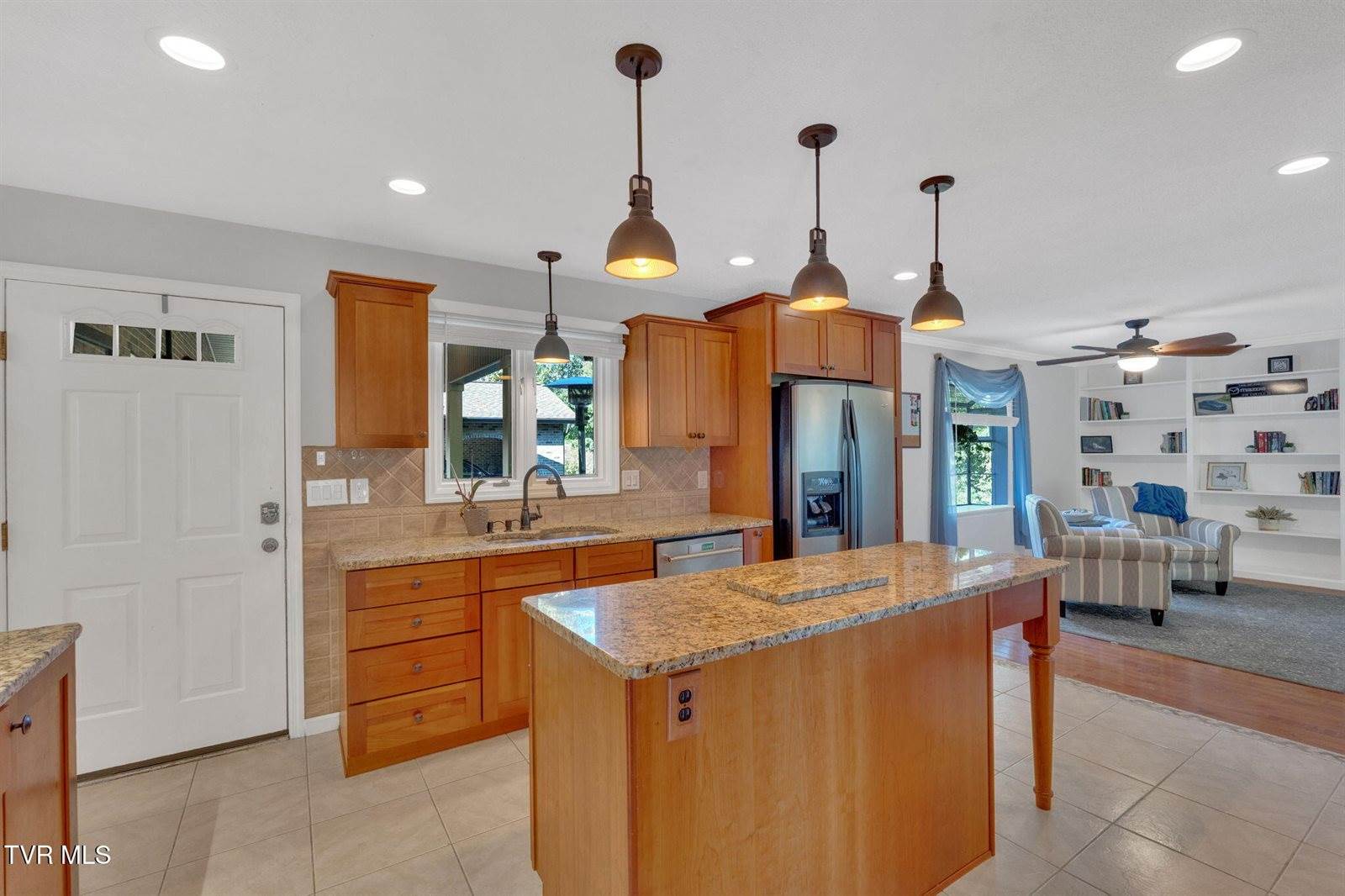 1080 Hidden Valley Road, Kingsport, TN 37663