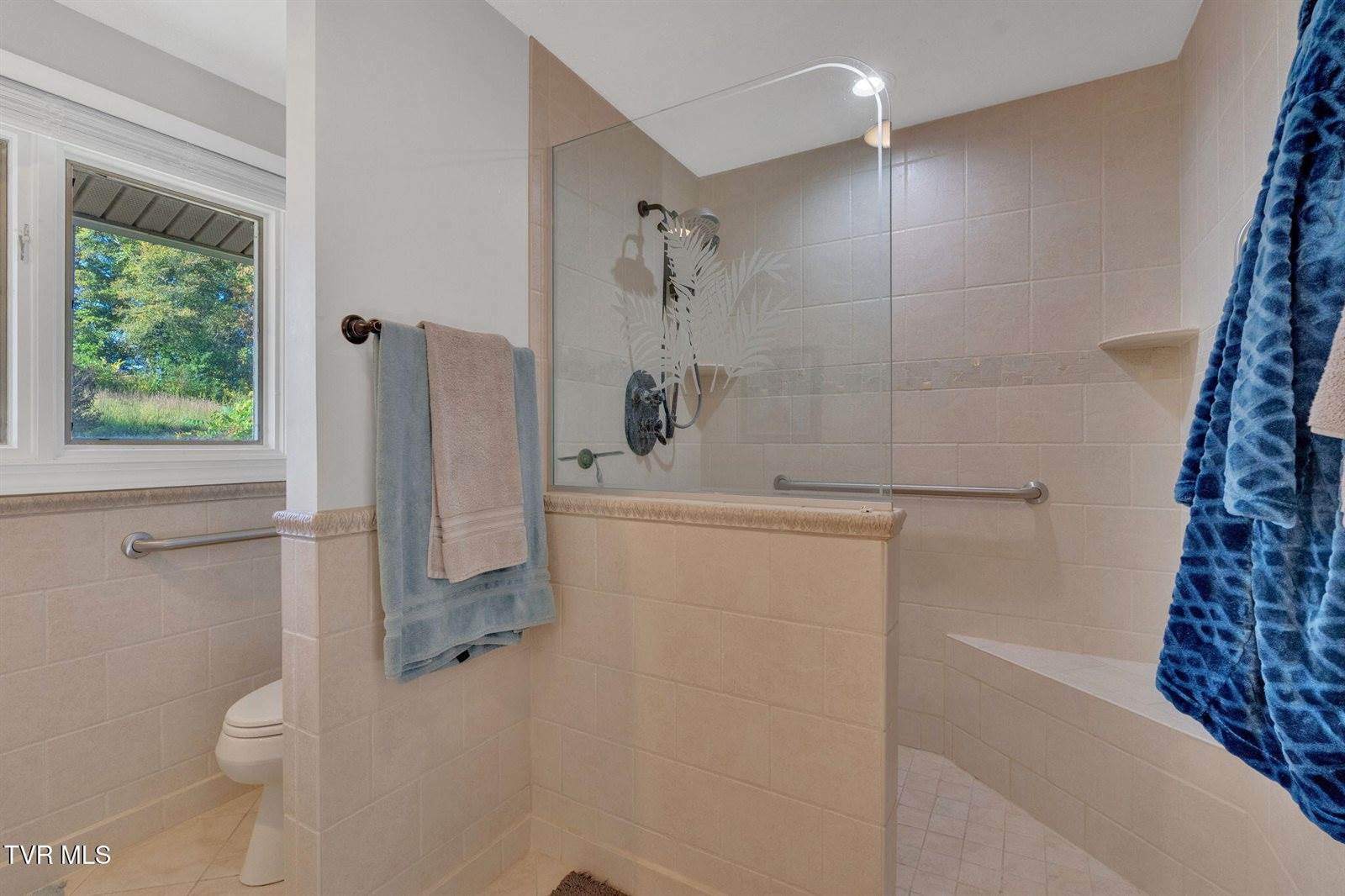 1080 Hidden Valley Road, Kingsport, TN 37663