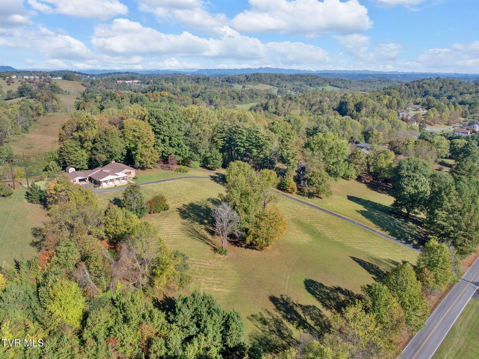 1080 Hidden Valley Road, Kingsport, TN 37663