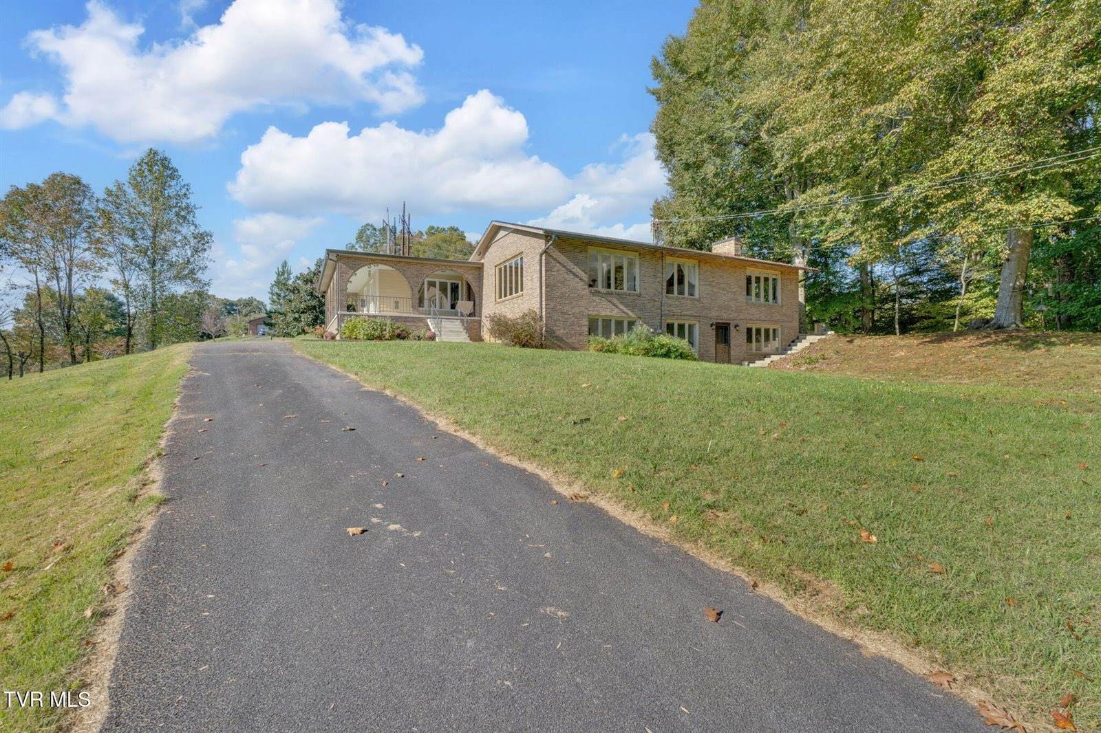 1080 Hidden Valley Road, Kingsport, TN 37663