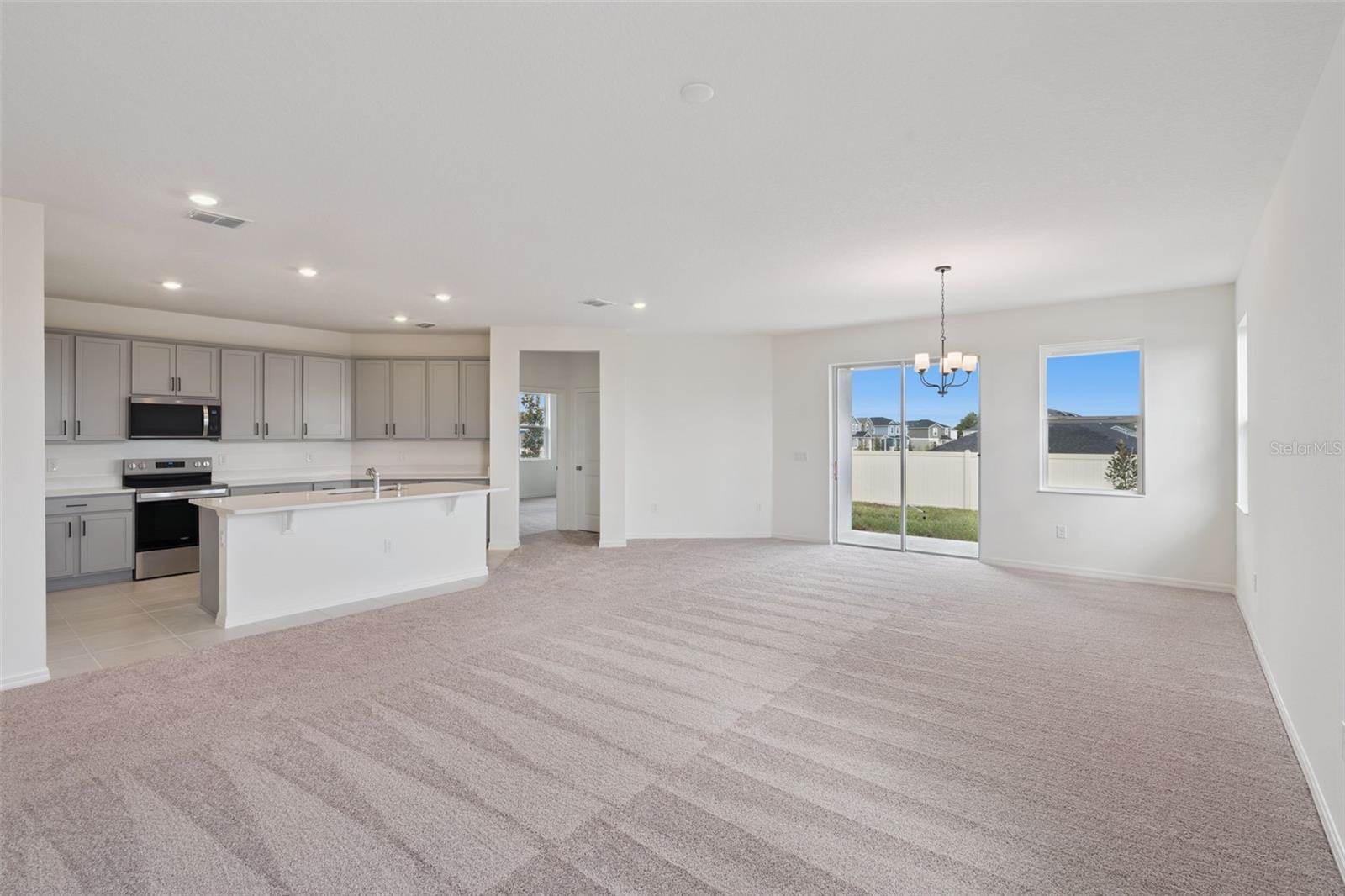 338 Ridgemark Avenue, Groveland, FL 34736