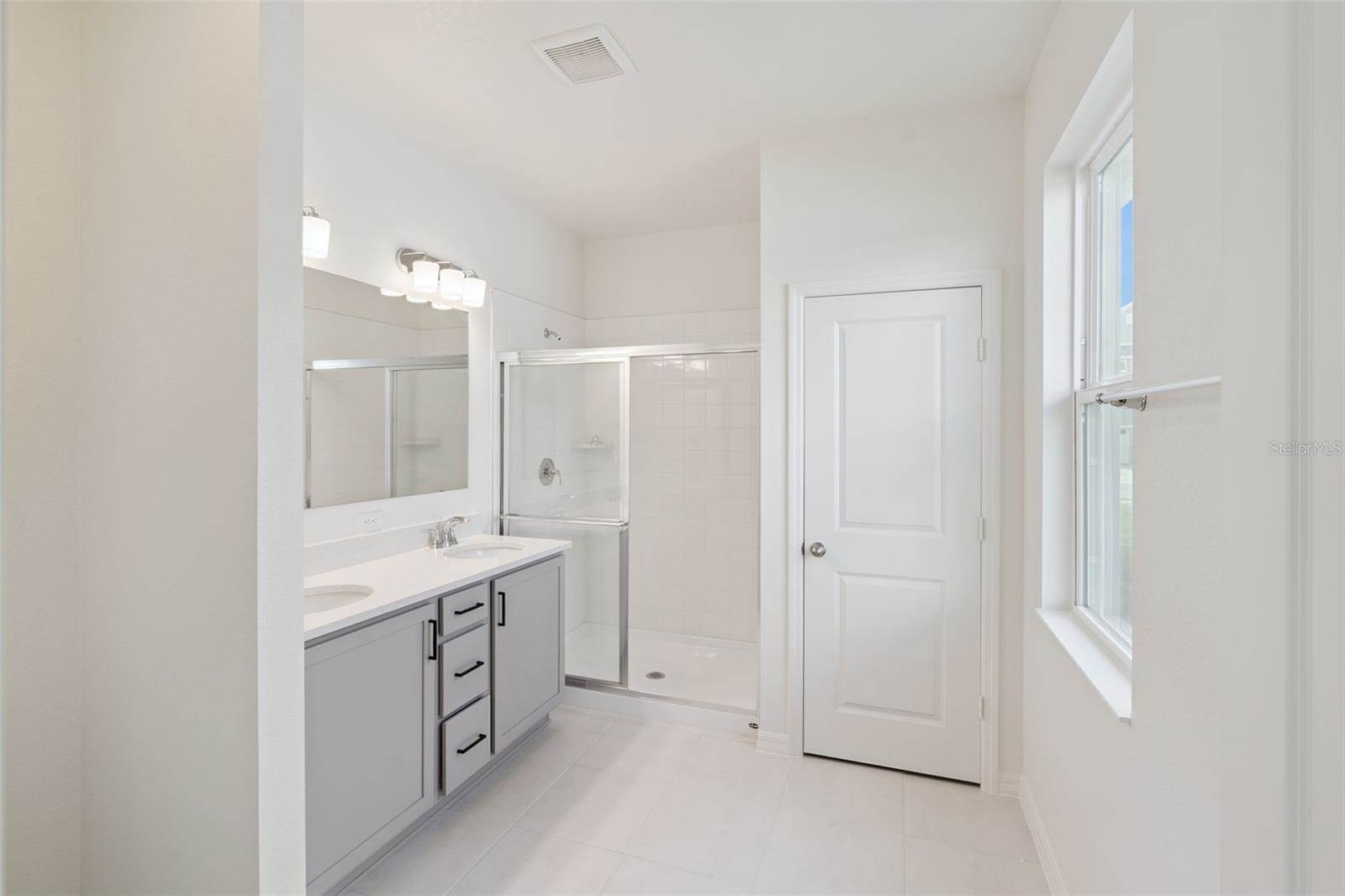 338 Ridgemark Avenue, Groveland, FL 34736