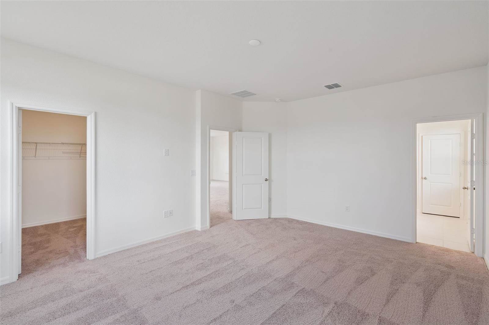 338 Ridgemark Avenue, Groveland, FL 34736