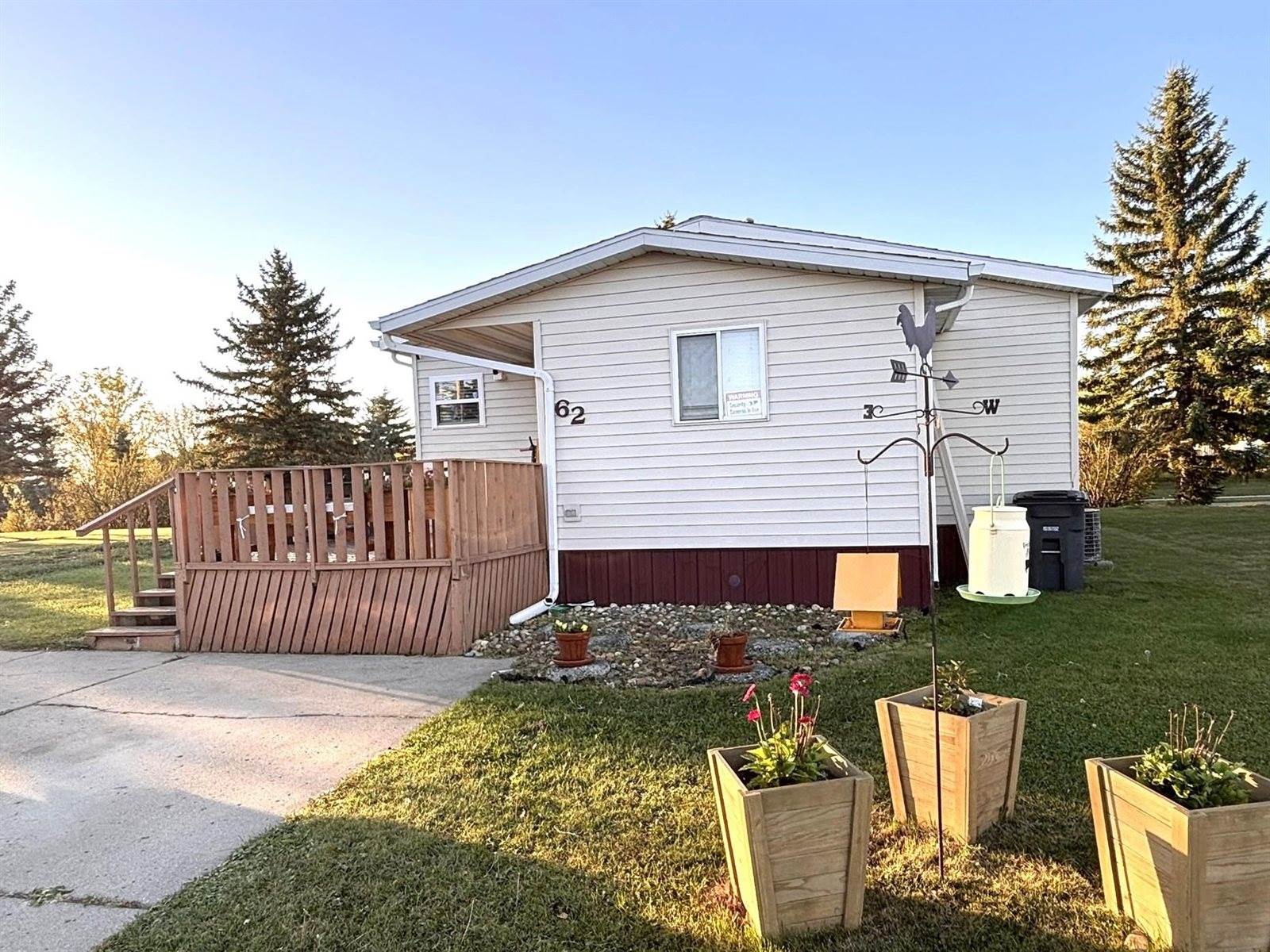 405 31st Ave SE, Minot, ND 58701