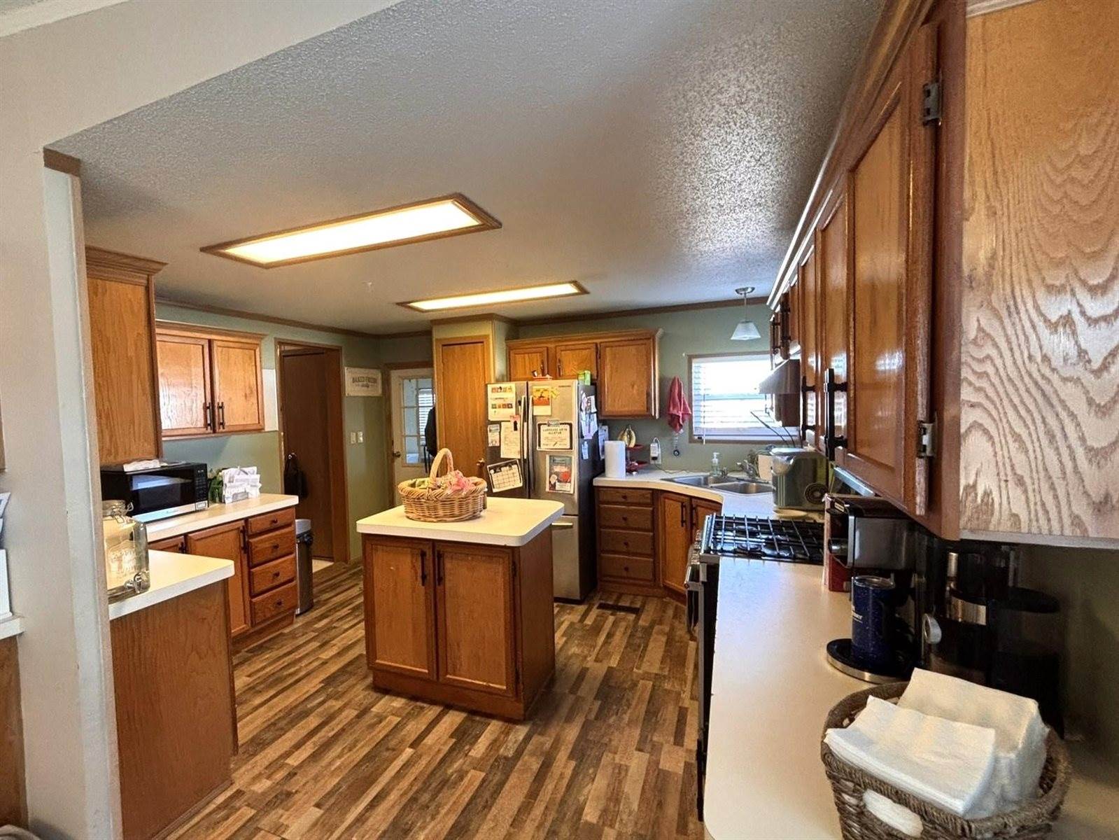 405 31st Ave SE, Minot, ND 58701