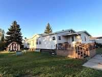 405 31st Ave SE, Minot, ND 58701