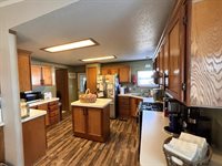 405 31st Ave SE, Minot, ND 58701