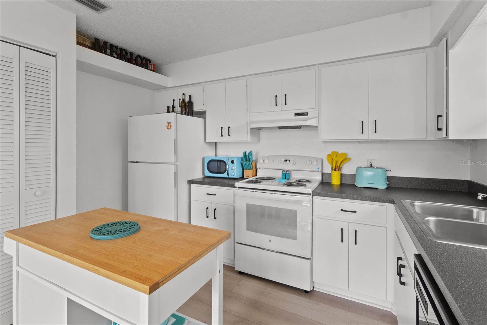 2721 Colonade Lane, North Port, FL 34286