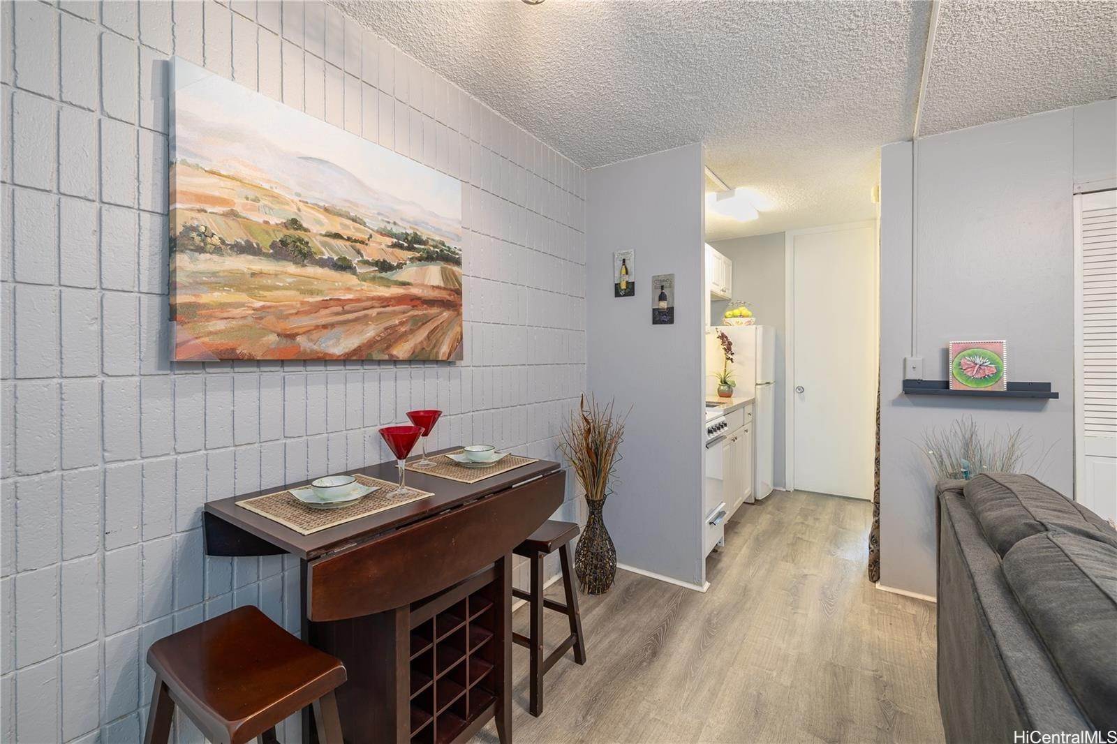 1911 Kalakaua Avenue, #406, Honolulu, HI 96815