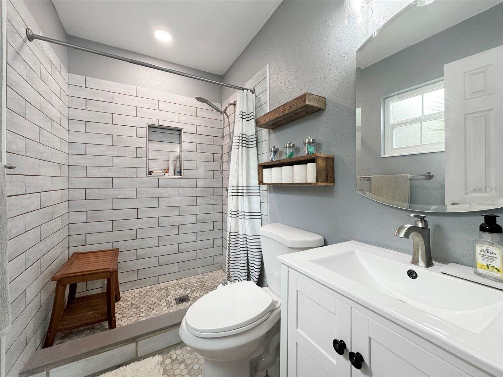 1004 7TH Street South, Safety Harbor, FL 34695