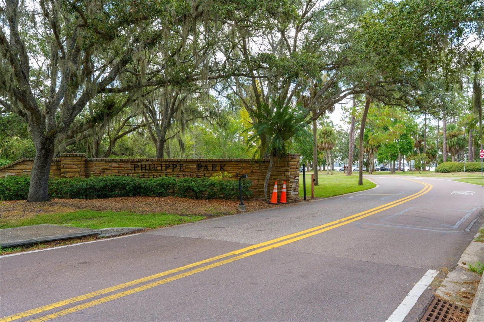 1004 7TH Street South, Safety Harbor, FL 34695