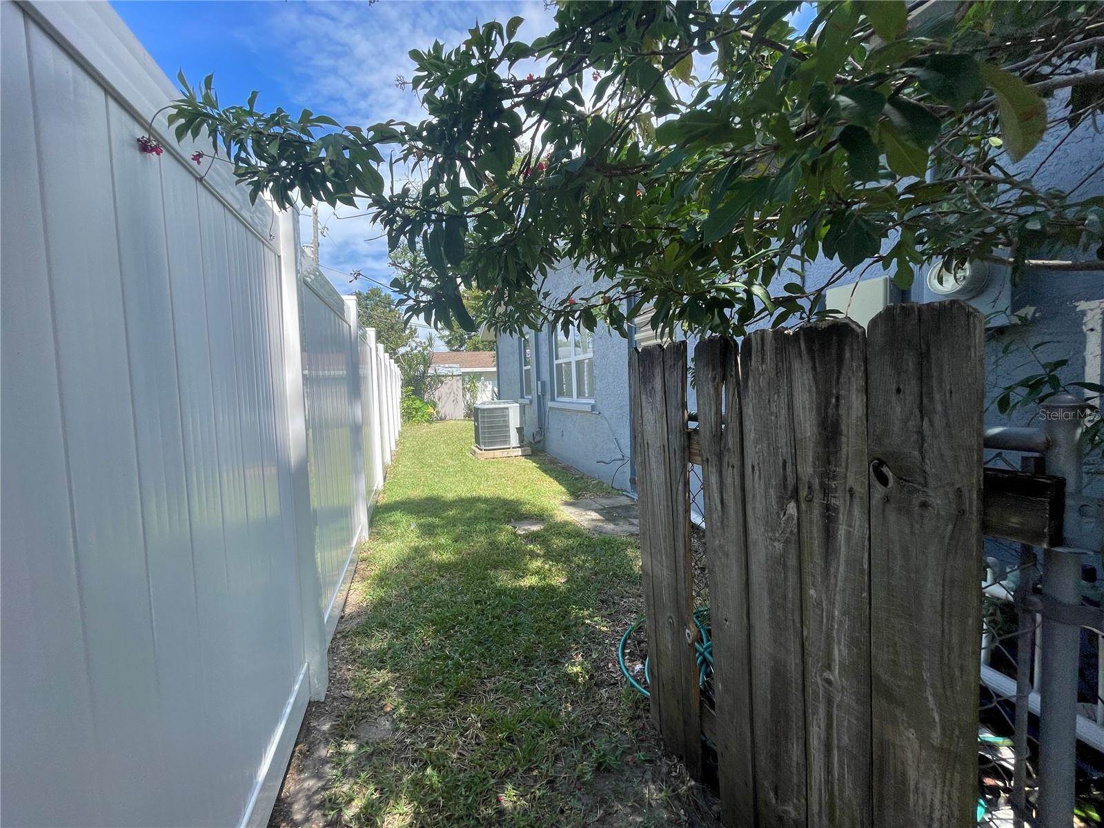 11301 80TH Avenue, Seminole, FL 33772