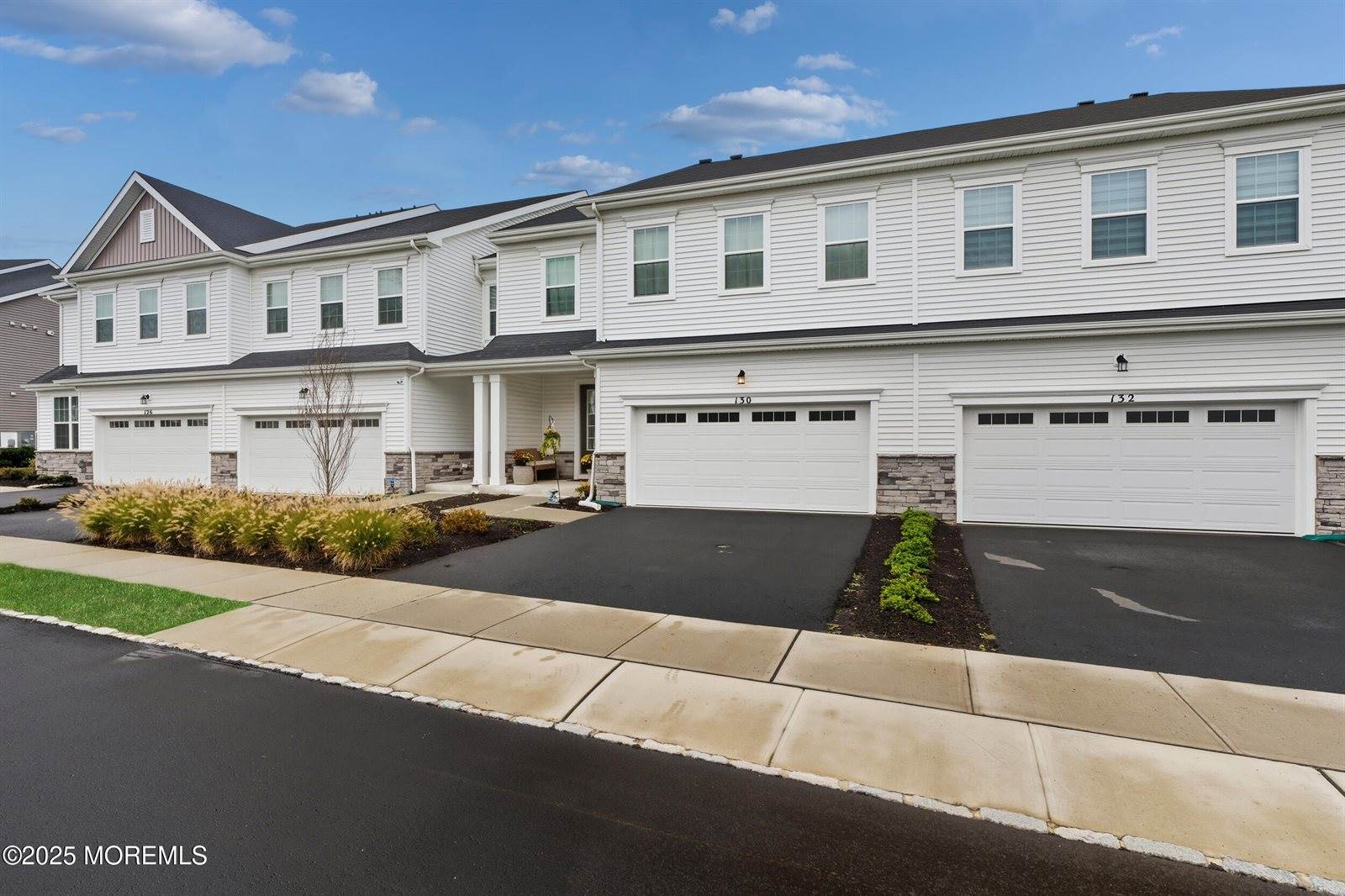 130 Woolley Court, Oakhurst, NJ 07755