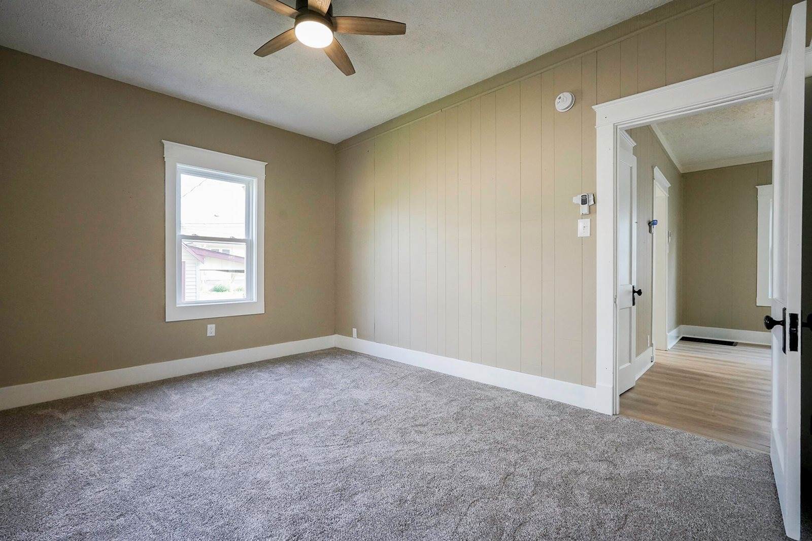 742 Ave F, Council Bluffs, IA 51503