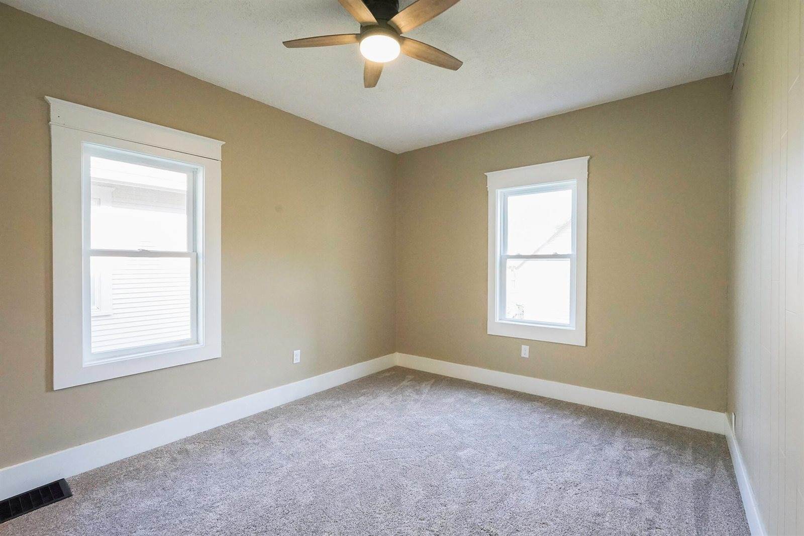 742 Ave F, Council Bluffs, IA 51503