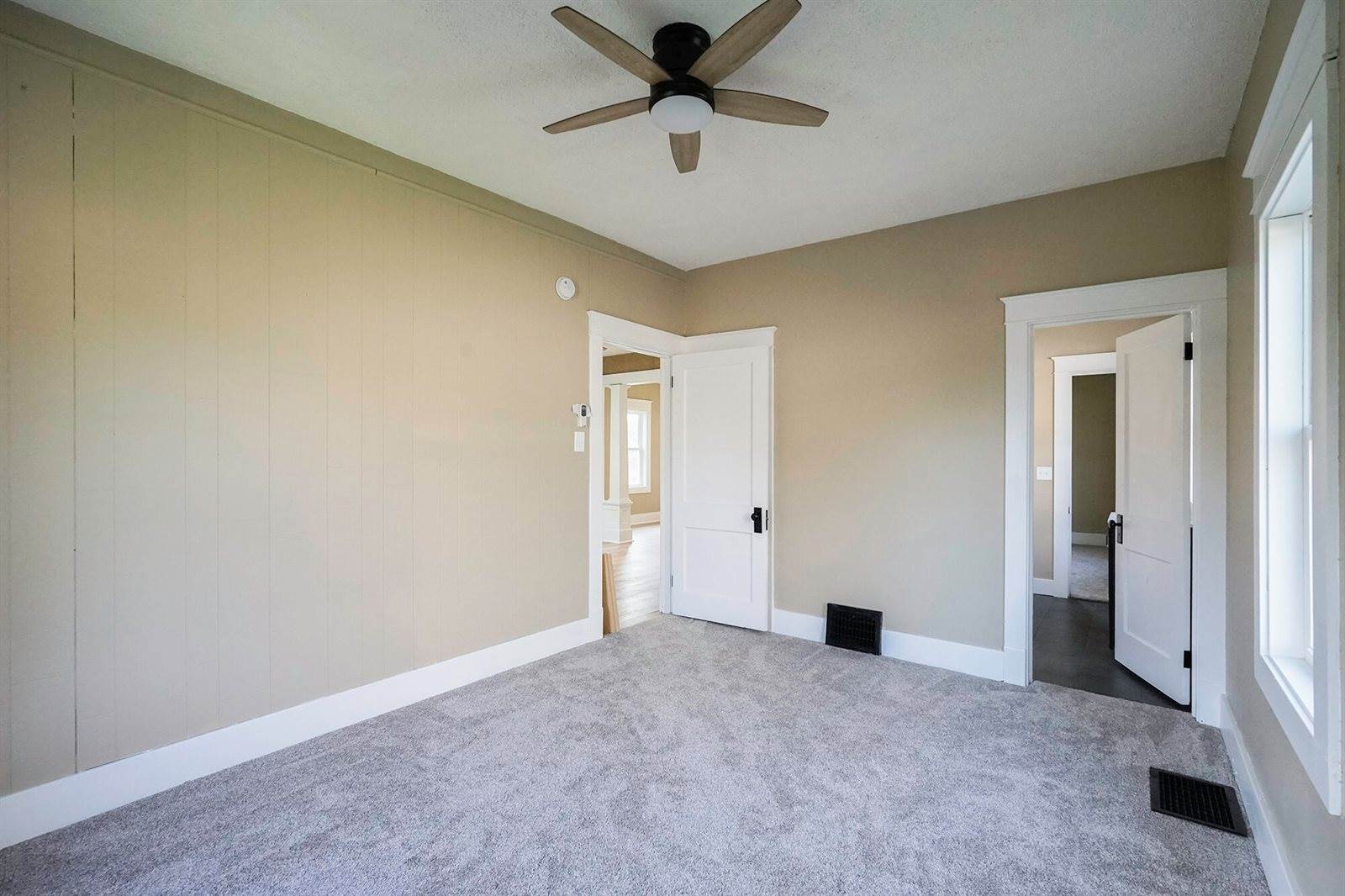 742 Ave F, Council Bluffs, IA 51503