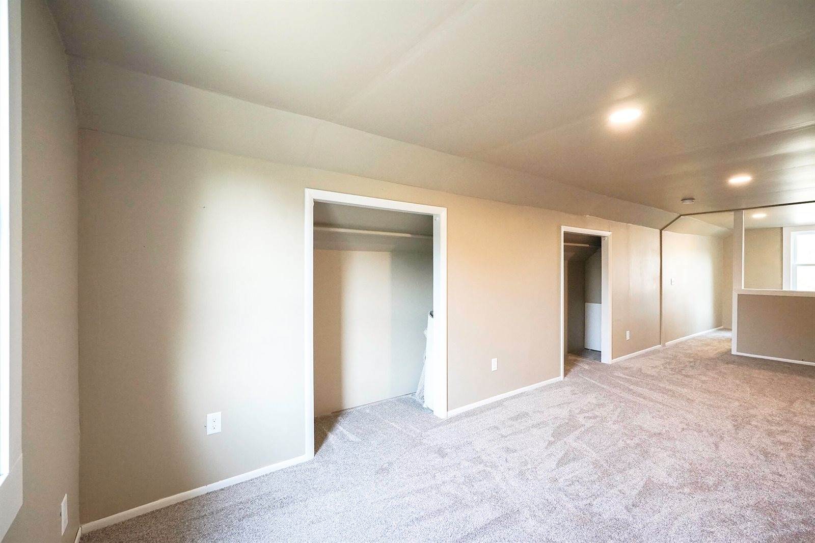 742 Ave F, Council Bluffs, IA 51503