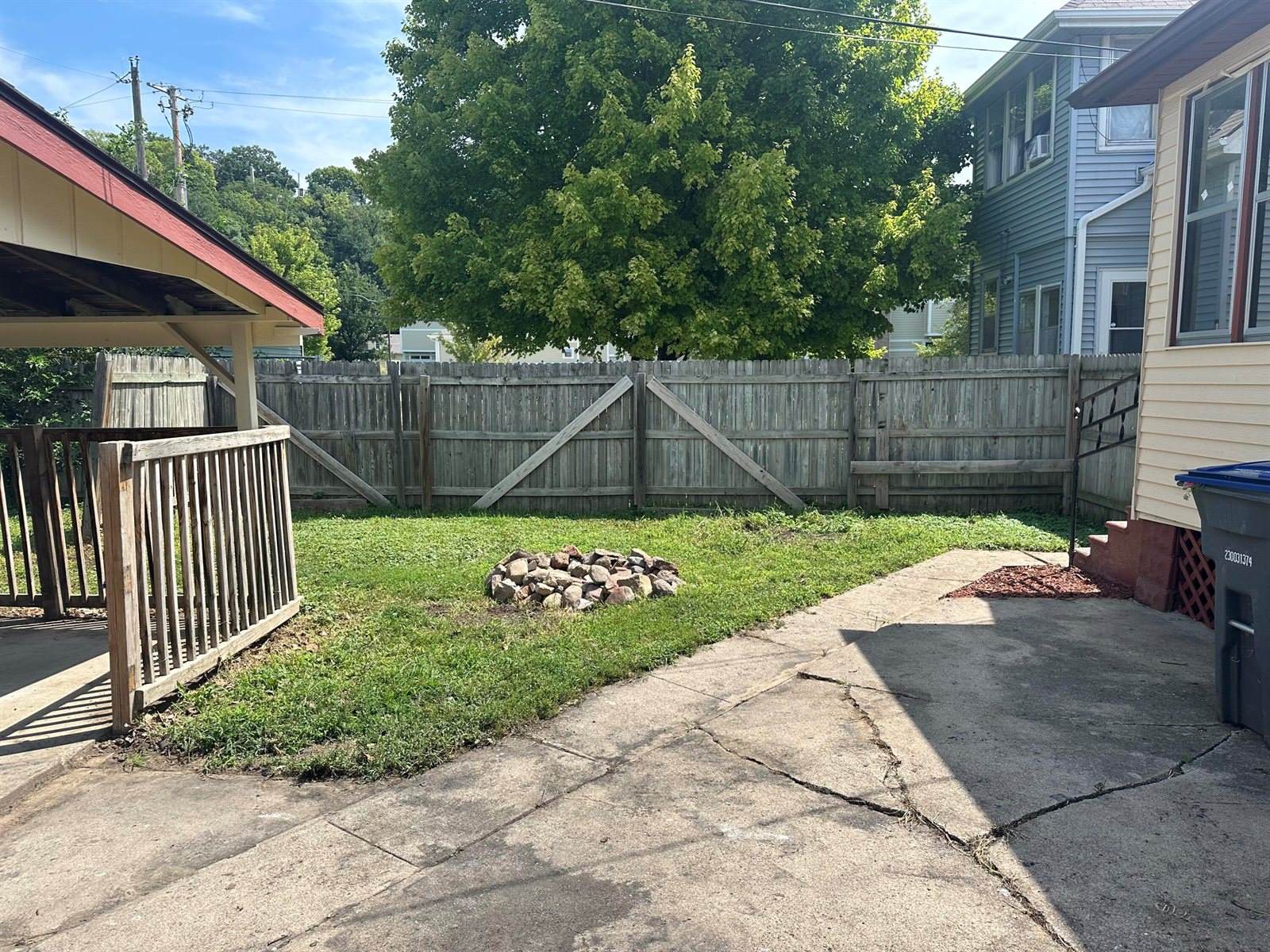 742 Ave F, Council Bluffs, IA 51503