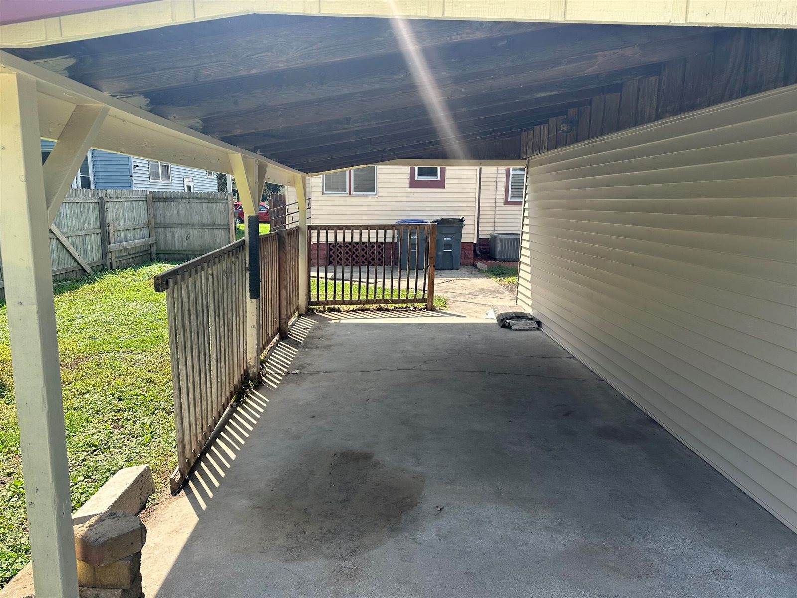 742 Ave F, Council Bluffs, IA 51503