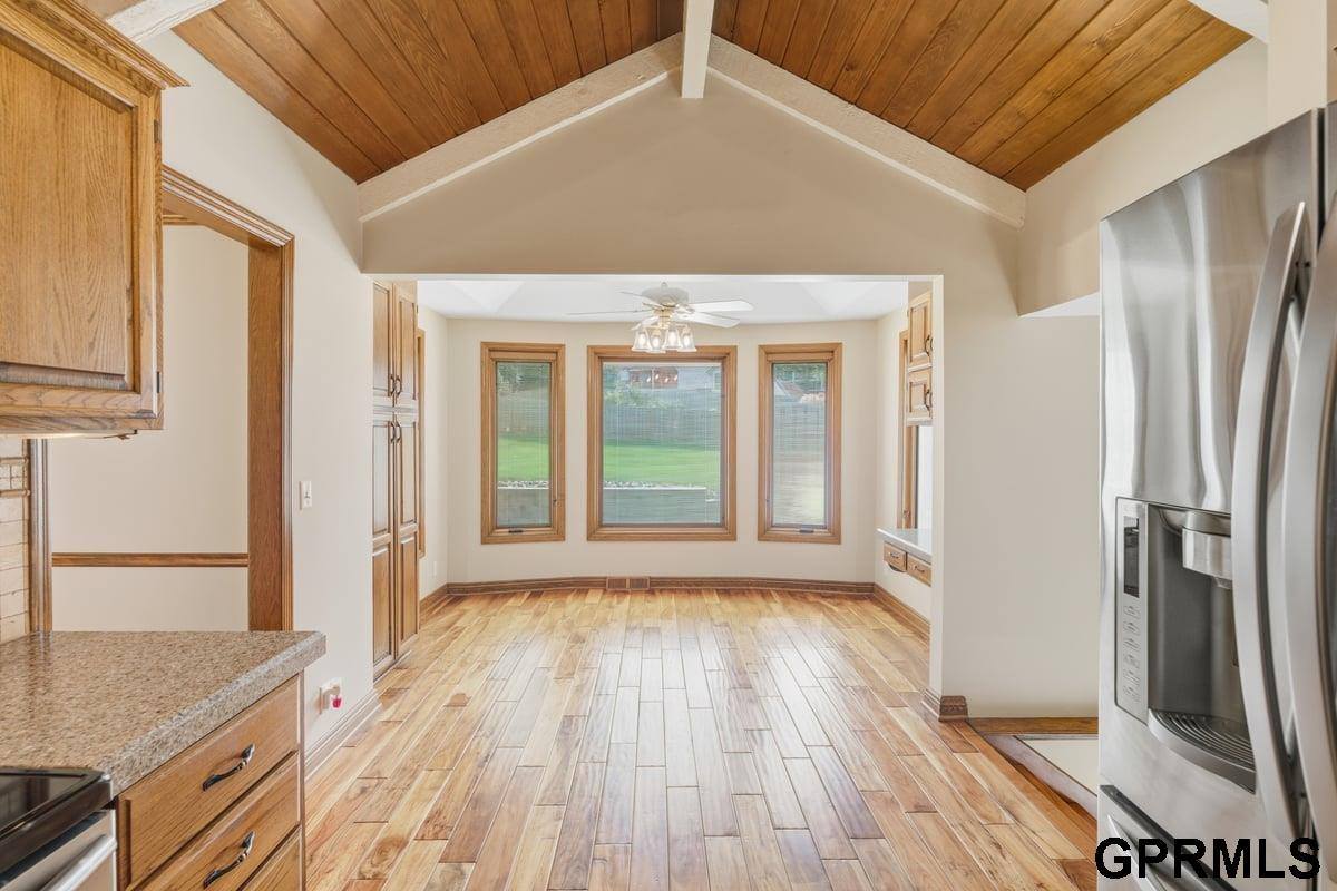 15921 Nottingham Drive, Omaha, NE 68118