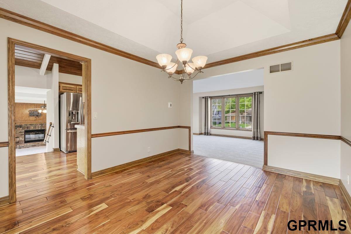 15921 Nottingham Drive, Omaha, NE 68118