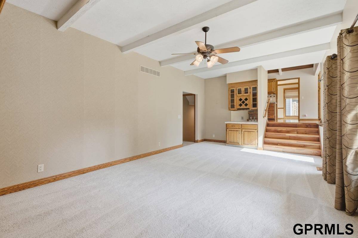 15921 Nottingham Drive, Omaha, NE 68118