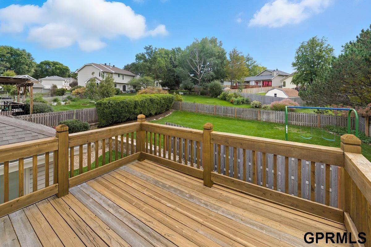 15921 Nottingham Drive, Omaha, NE 68118