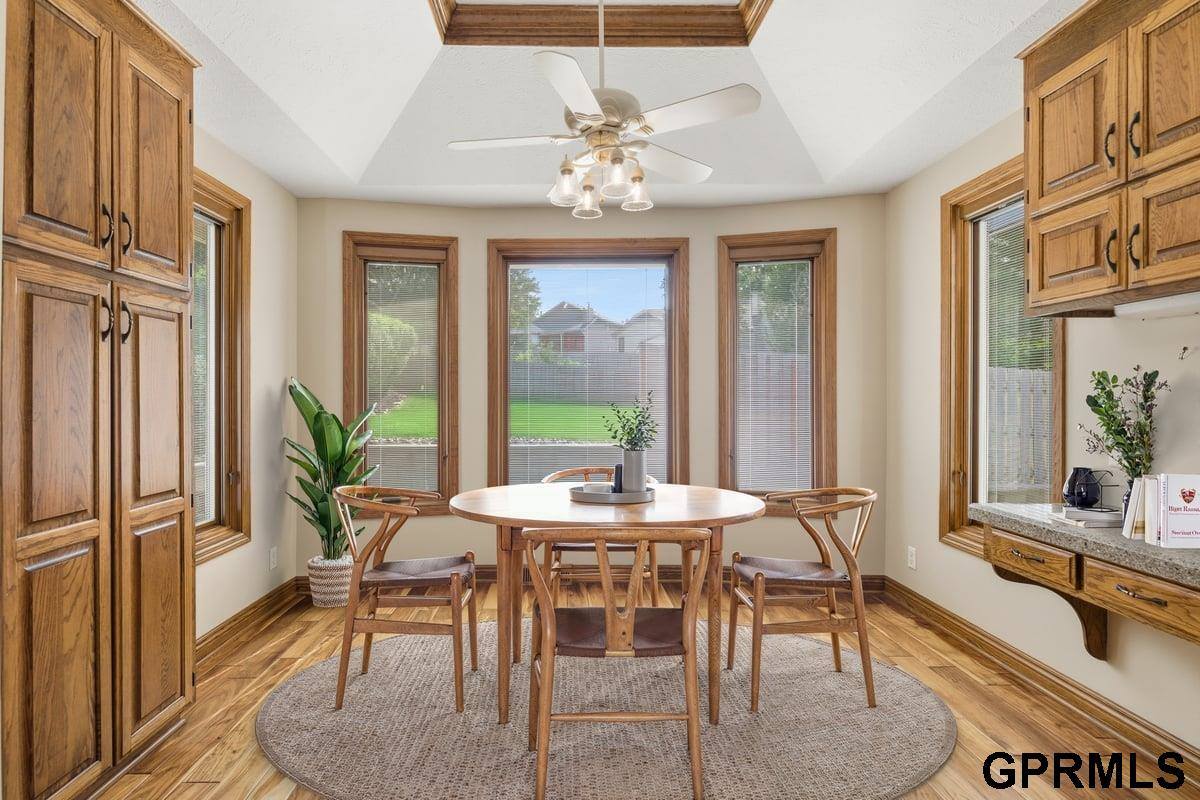 15921 Nottingham Drive, Omaha, NE 68118