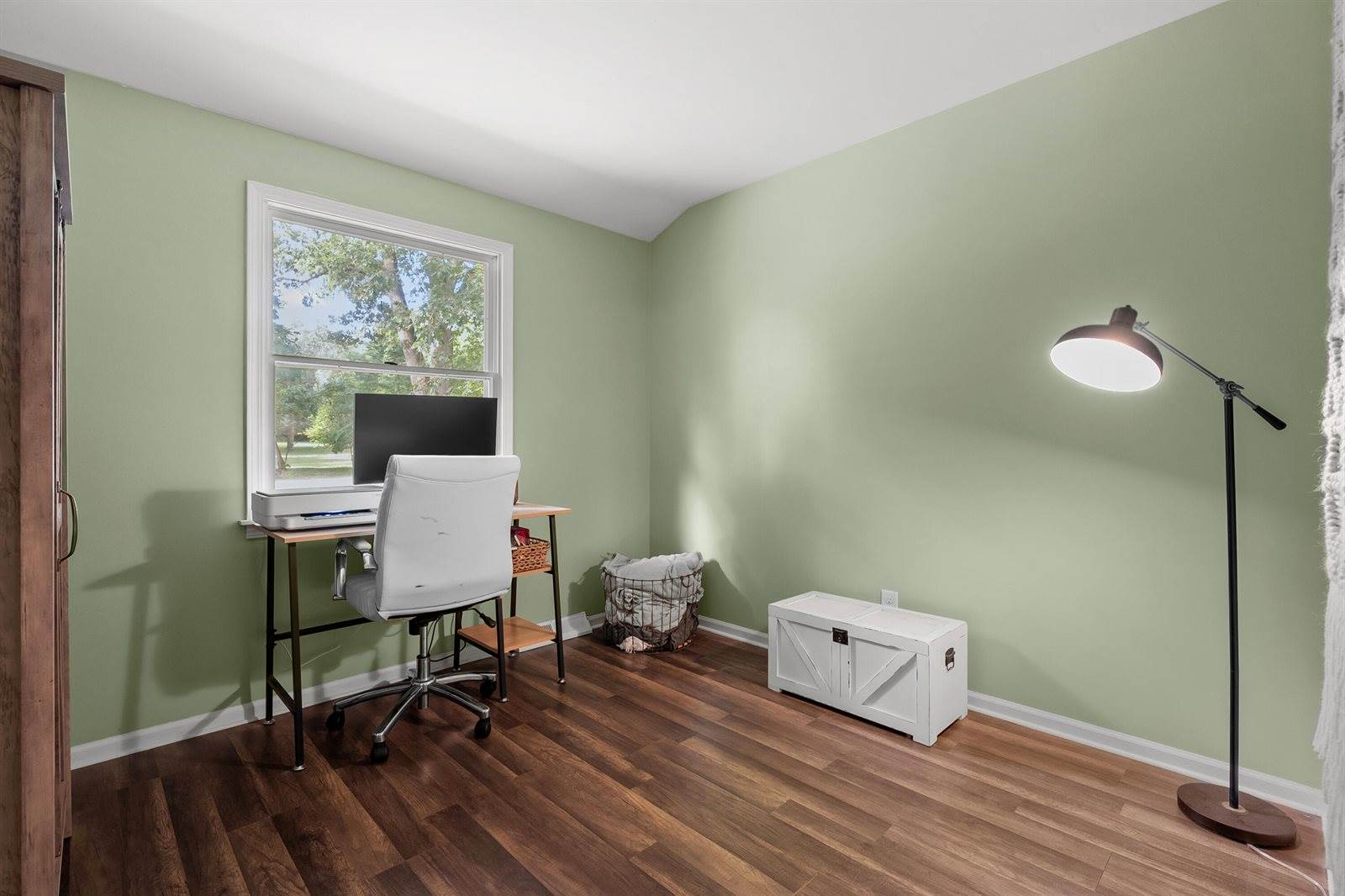 1255 103rd Avenue, Plainwell, MI 49080