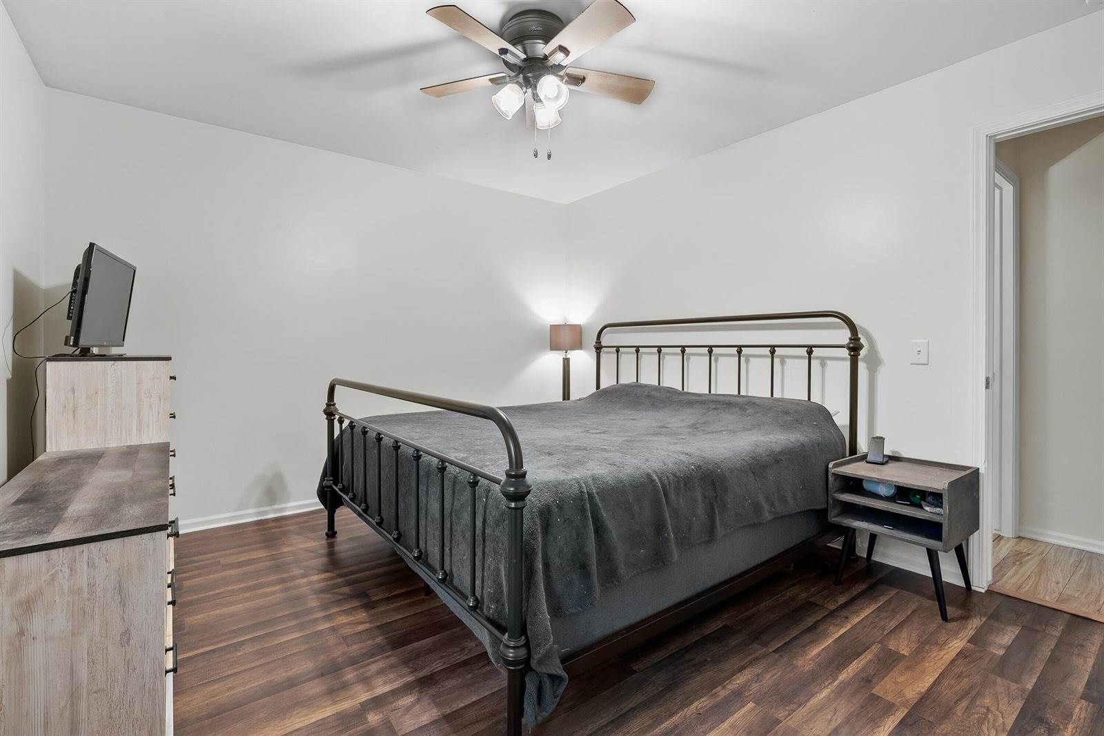 1255 103rd Avenue, Plainwell, MI 49080