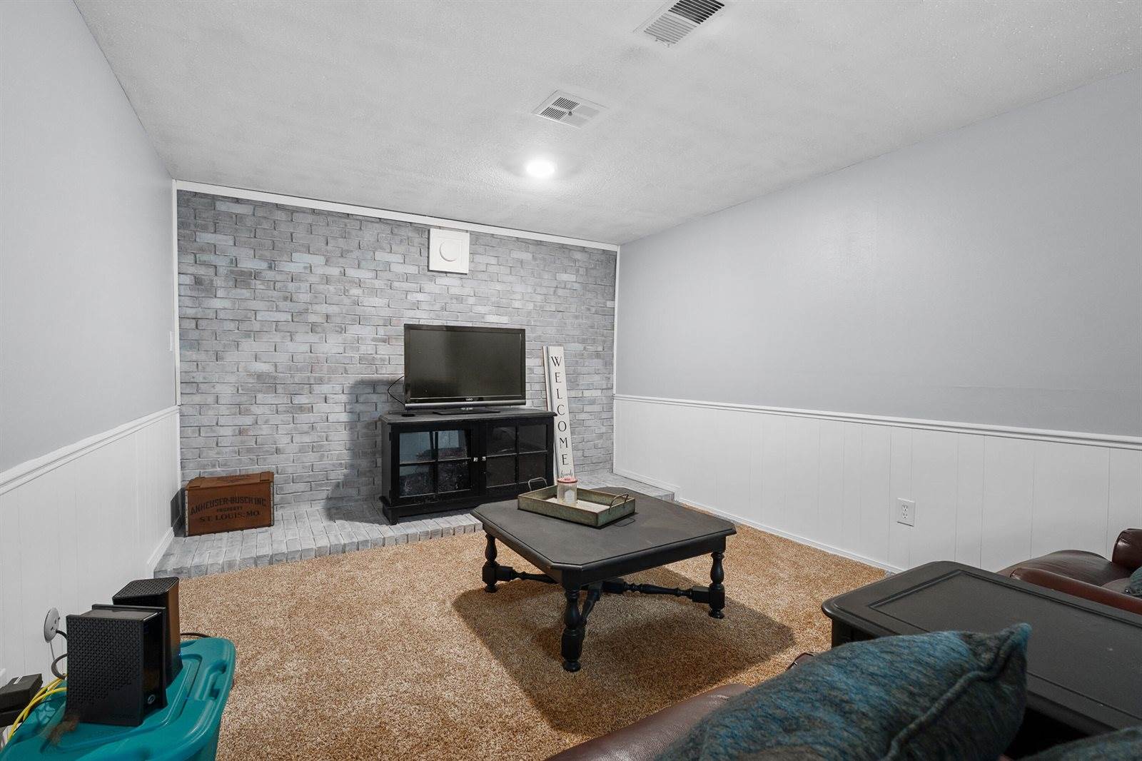 1255 103rd Avenue, Plainwell, MI 49080