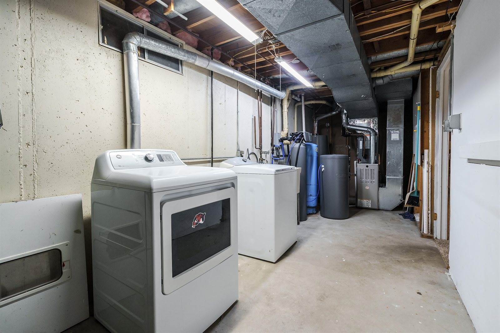 1255 103rd Avenue, Plainwell, MI 49080