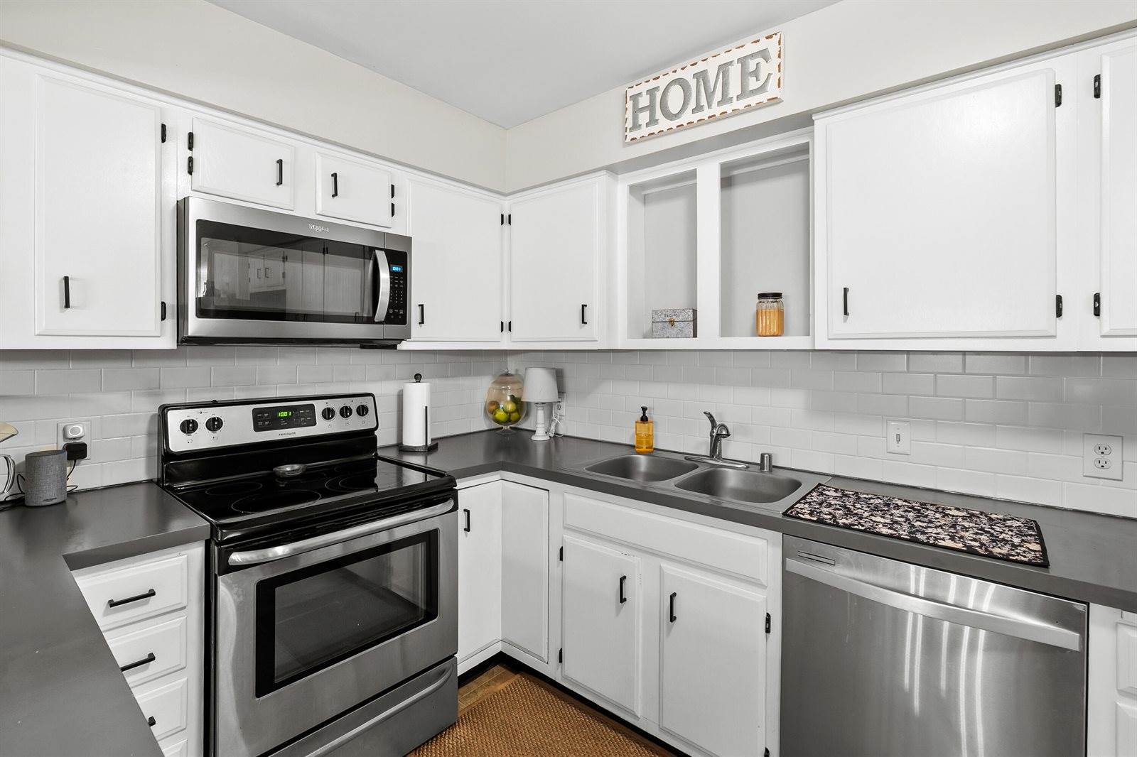 1255 103rd Avenue, Plainwell, MI 49080