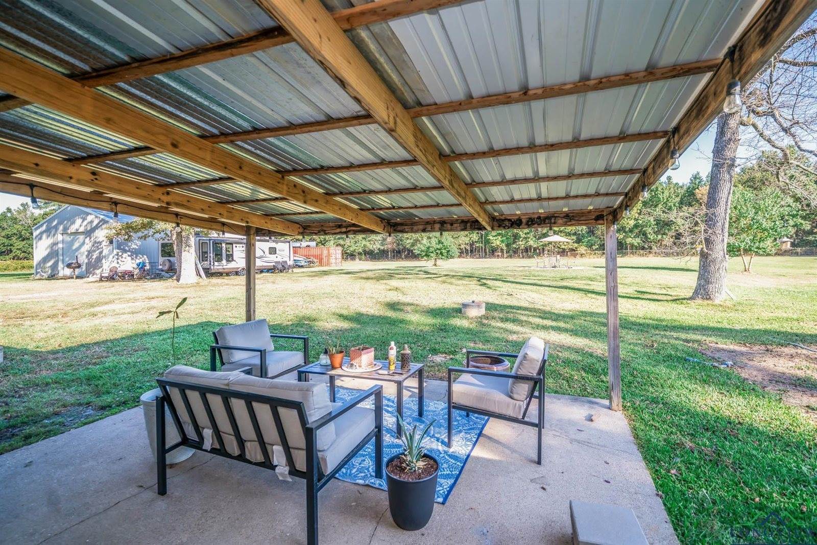 1057 Suburban Acres Rd, Marshall, TX 75672